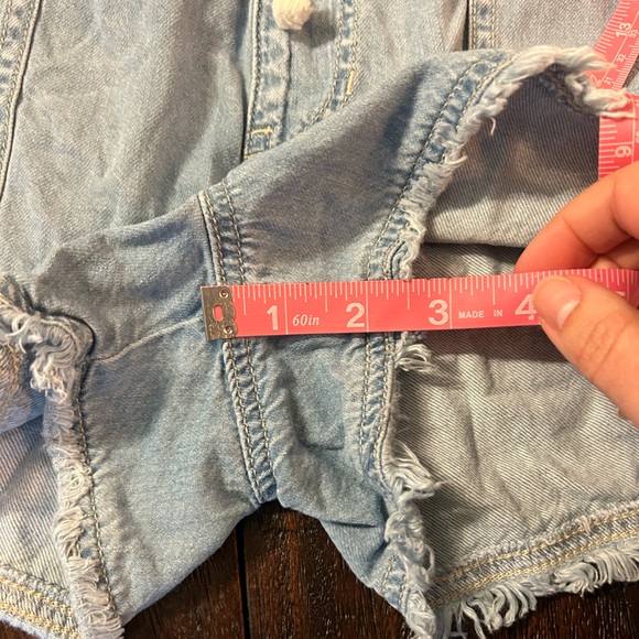 BCBGeneration Light Wash Elastic Waist Drawstring Denim Frayed Hem Shorts - Picture 5 of 10